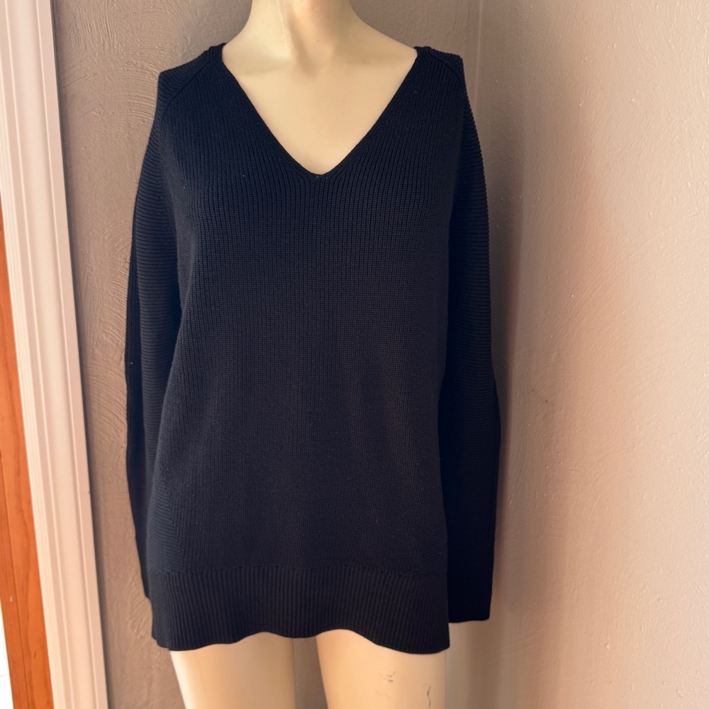 Athleta wool v neck pullover black sweater size Xs